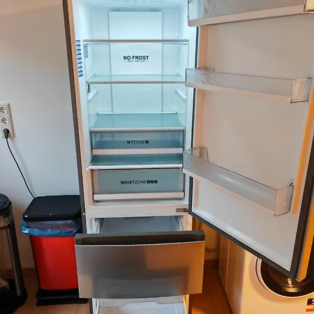 & Work アパート ラール